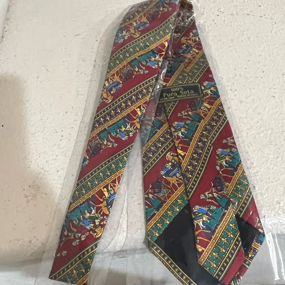 100% Pure Silk Made In Italy Equestrian‎ Knight ALL OVER Print Silk Tie Red Gold